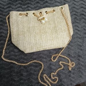 Gold bucketbag